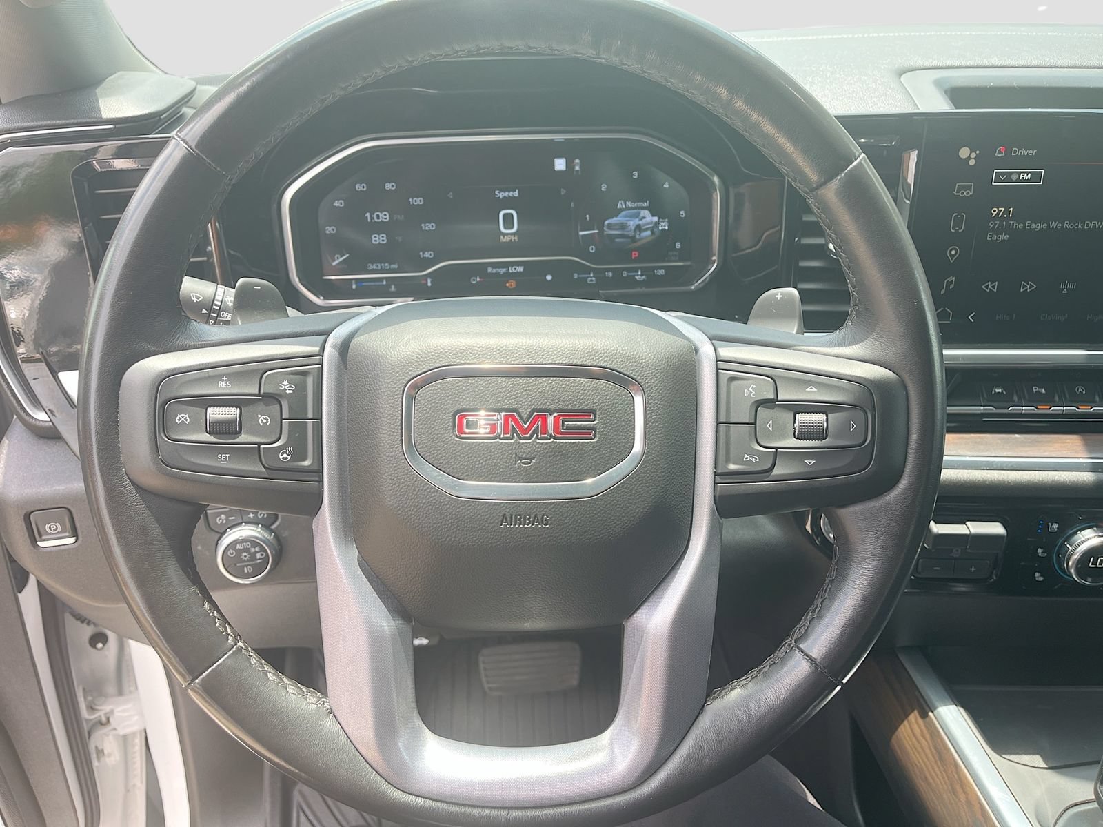 Used 2023 GMC Sierra 1500 SLT w/ SLT Premium Plus Package AWD/4WD image 11