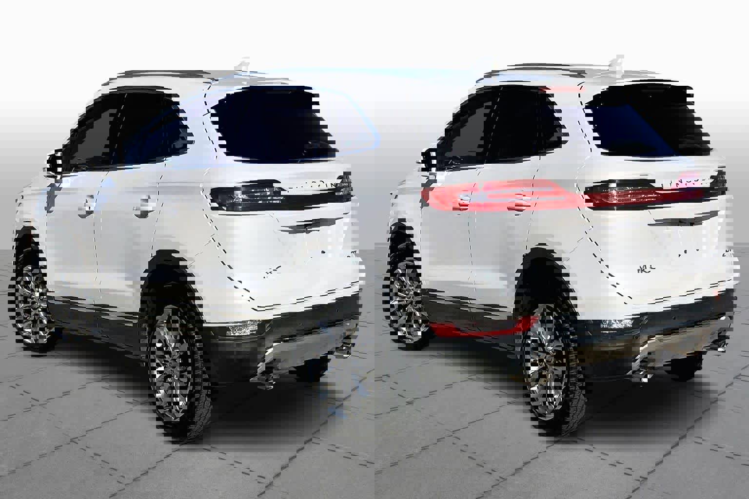 Used 2018 Lincoln MKC Select w/ Select Plus Package image 12