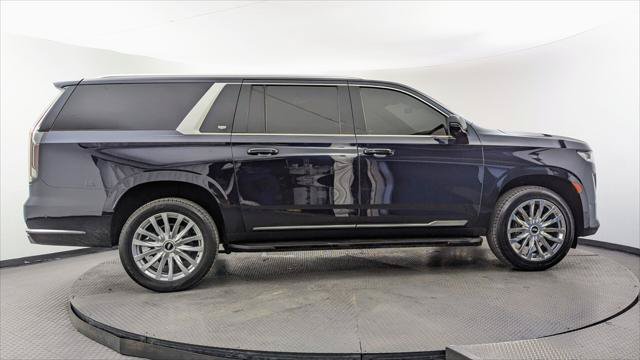 Used 2022 Cadillac Escalade ESV Premium Luxury AWD/4WD image 9
