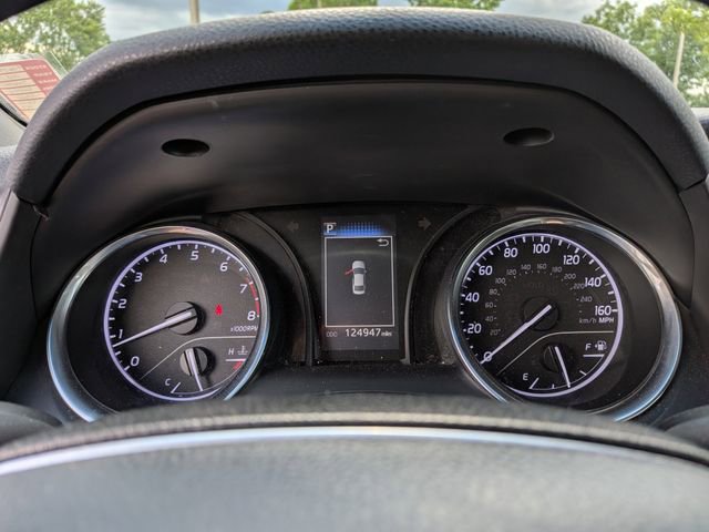 Used 2018 Toyota Camry SE FWD image 19