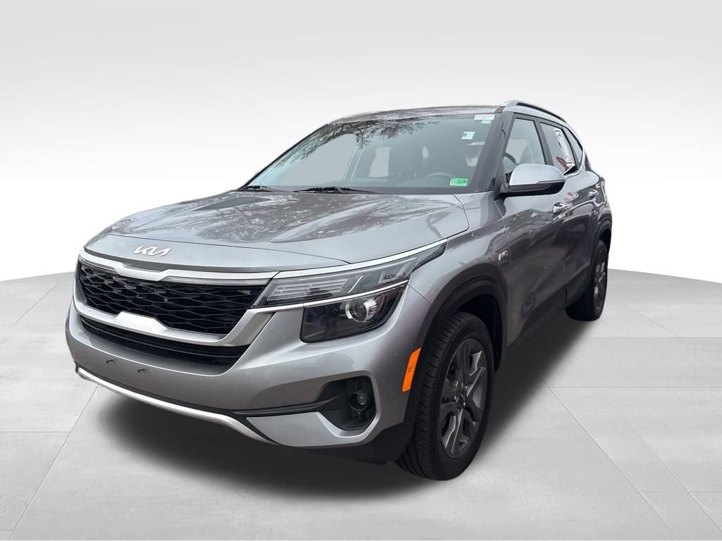 Used 2023 Kia Seltos S image 2