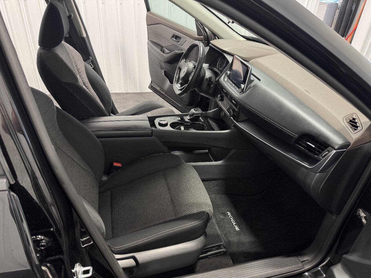 Used 2021 Nissan Rogue S AWD/4WD image 16