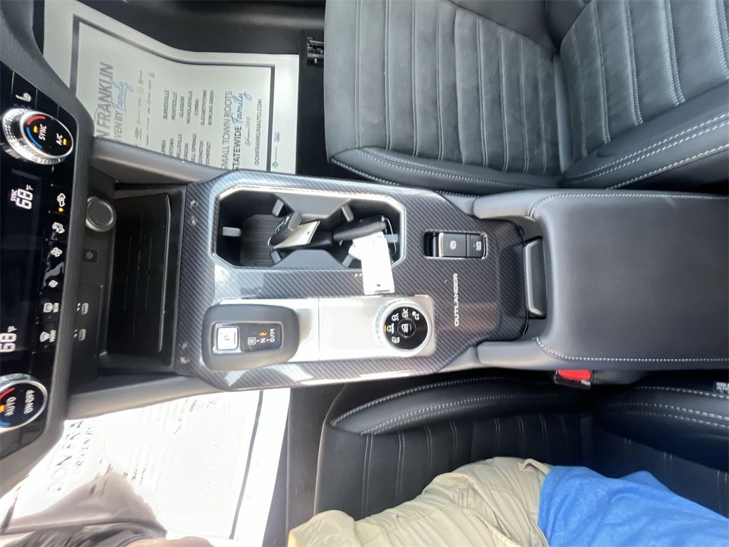 New 2025 Mitsubishi Outlander SE image 20