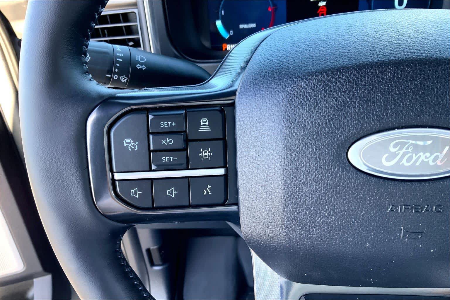Used 2026 Ford F250 Platinum AWD/4WD image 32