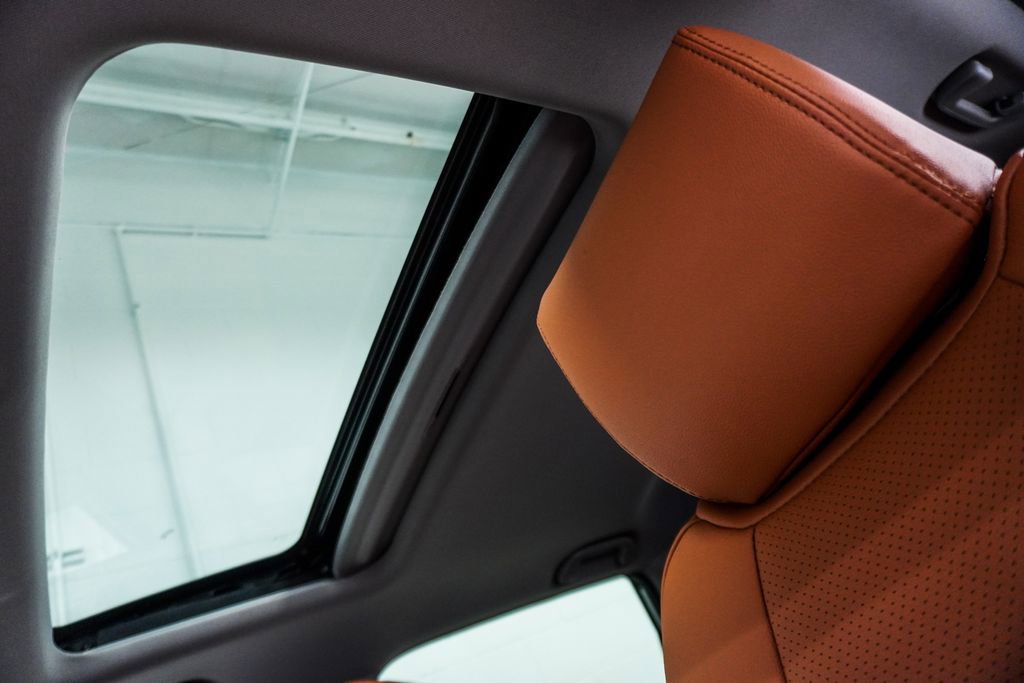 Used 2019 Honda CR-V Touring image 8