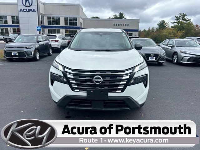 Used 2024 Nissan Rogue S AWD/4WD image 1