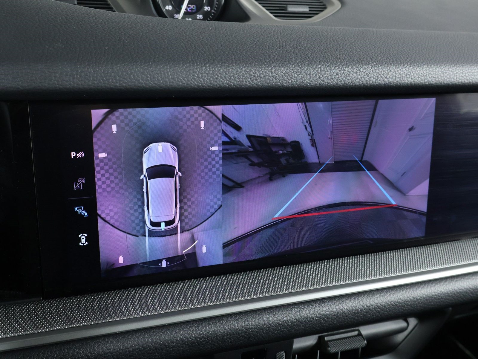 Certified 2026 Porsche Cayenne AWD/4WD image 17