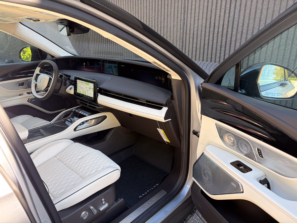 New 2026 Lincoln Nautilus Black Label AWD/4WD image 33
