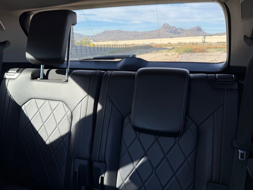 Used 2025 Volkswagen Atlas SEL Premium R-Line image 9