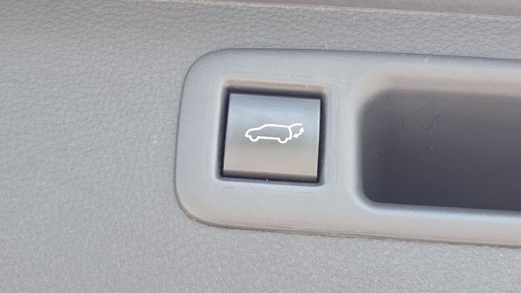 Used 2023 Toyota Highlander XLE FWD image 37