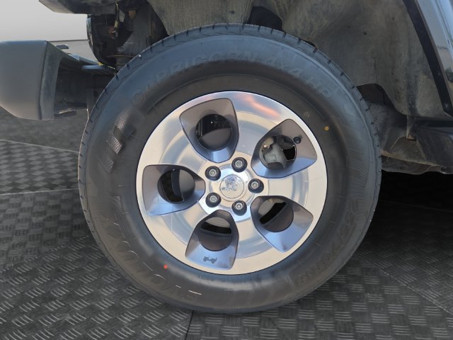 Used 2016 Jeep Wrangler Unlimited Sahara w/ Dual Top Group AWD/4WD image 31