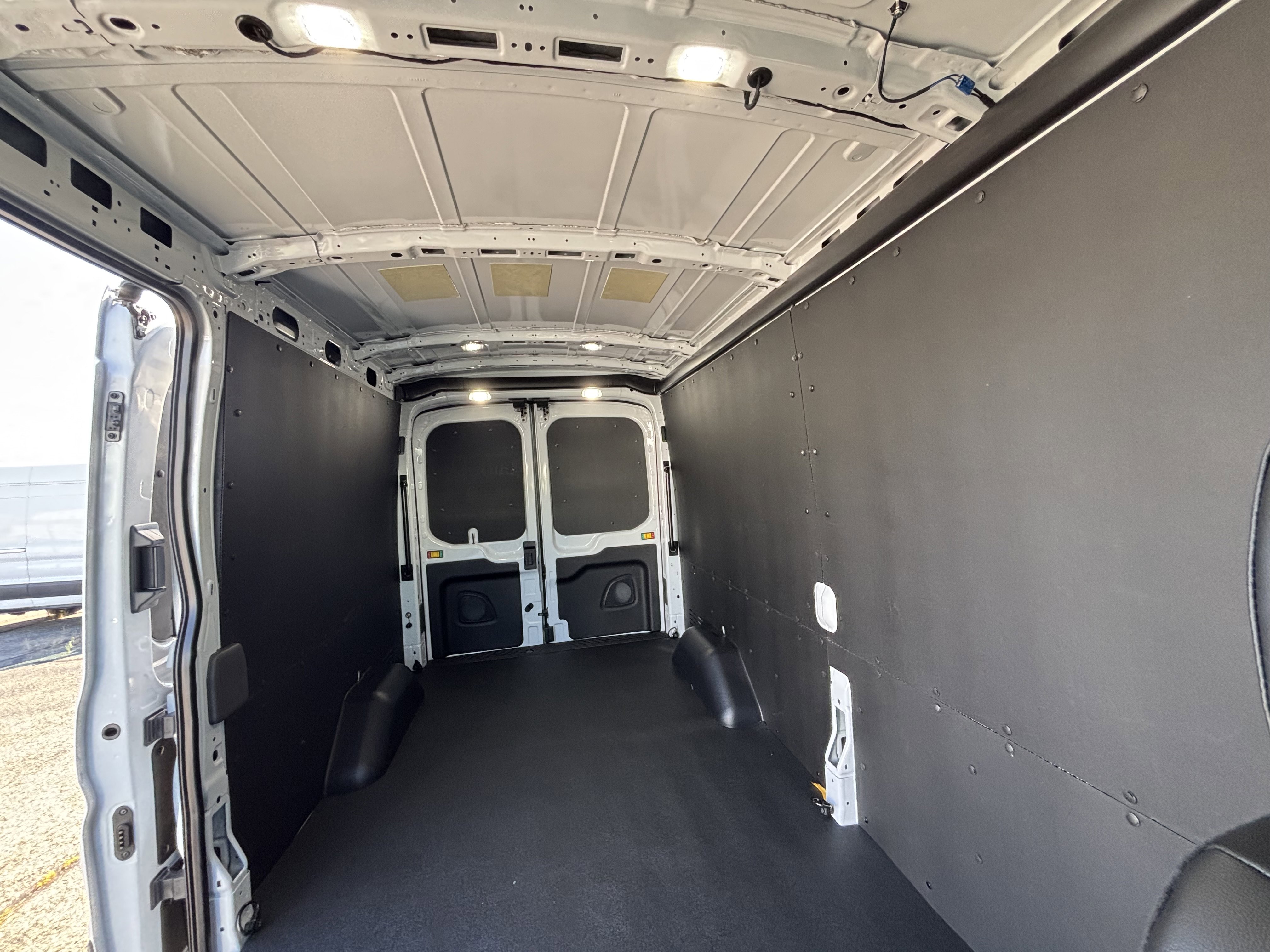 New 2025 Ford Transit 250 148 Medium Roof image 13