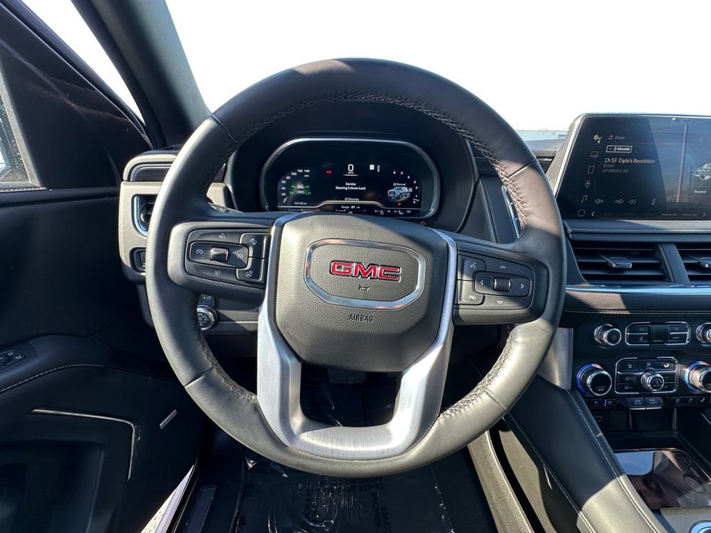 Used 2023 GMC Yukon SLT w/ SLT Luxury Package image 12