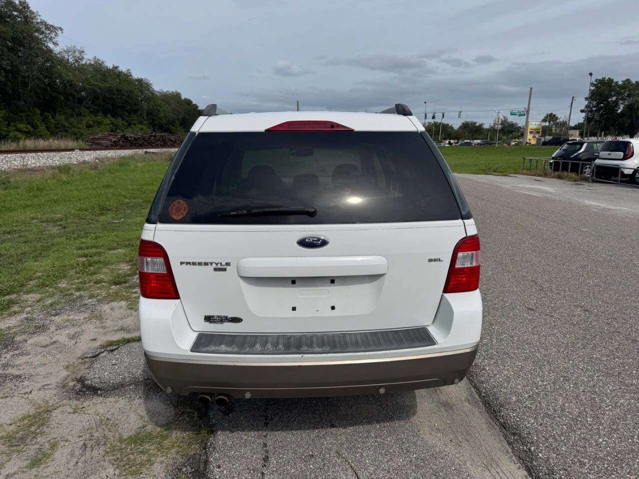 Used 2005 Ford Freestyle SEL AWD/4WD image 6