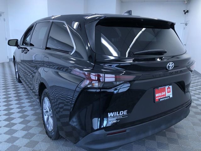 Used 2026 Toyota Sienna LE FWD image 13