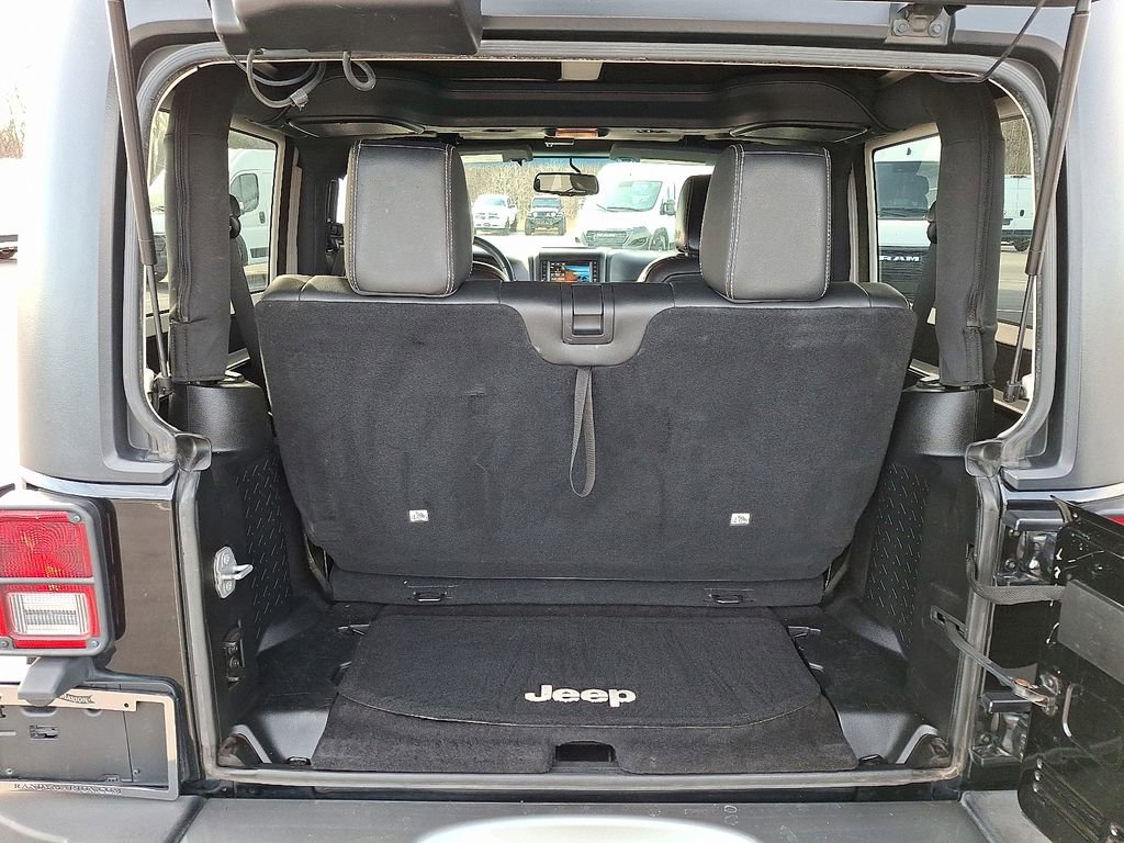 Used 2015 Jeep Wrangler Freedom Edition image 26