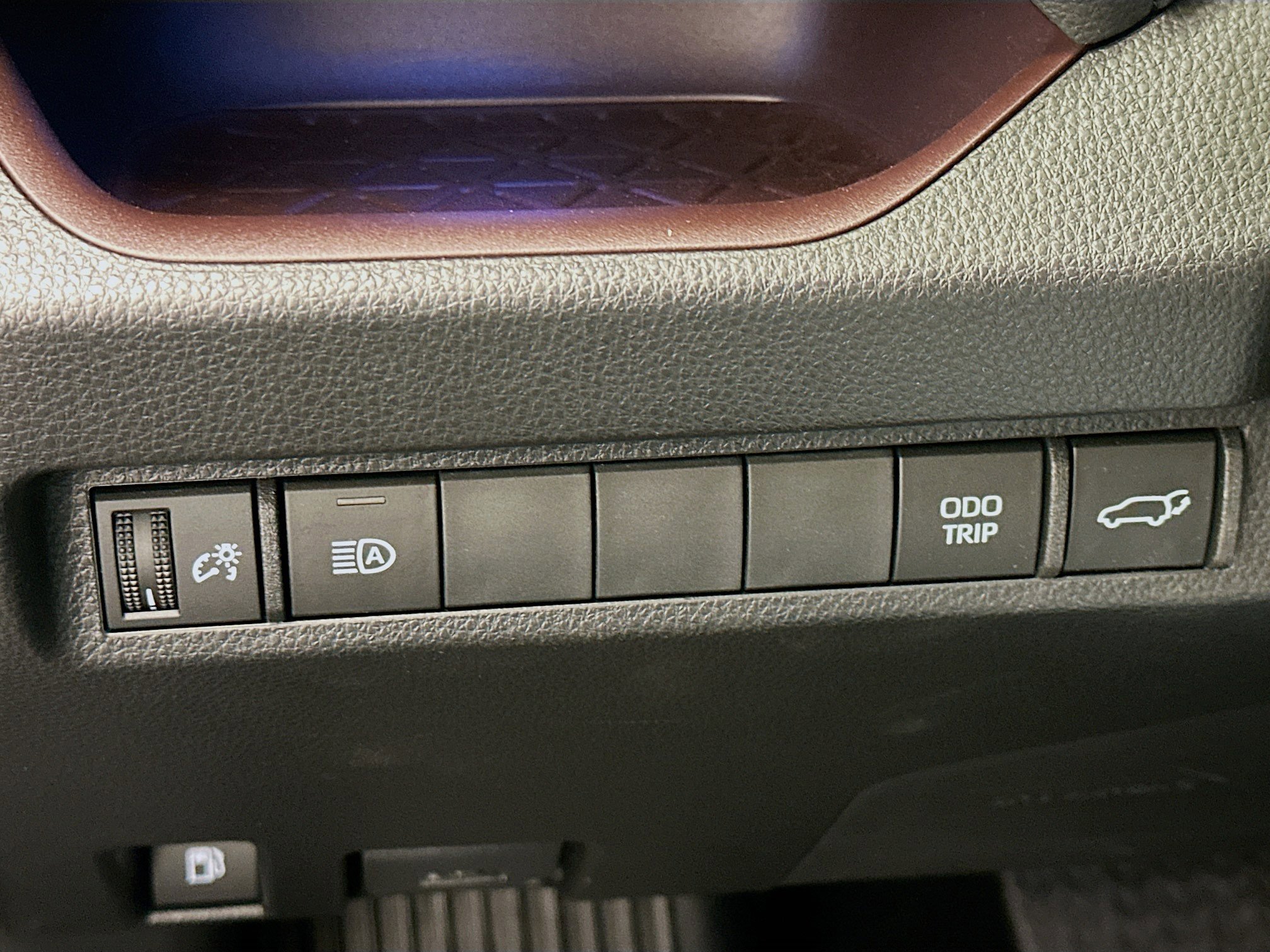 Used 2023 Toyota RAV4 Limited image 17