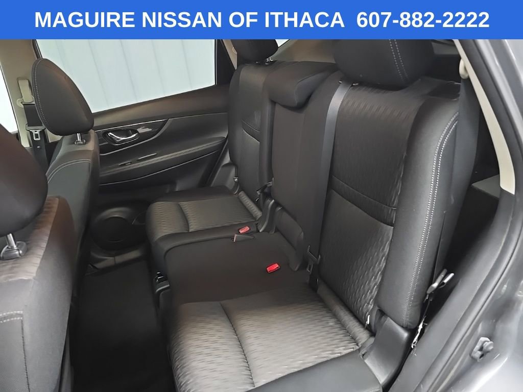 Used 2018 Nissan Rogue SV w/ Sun & Sound Touring Package image 33