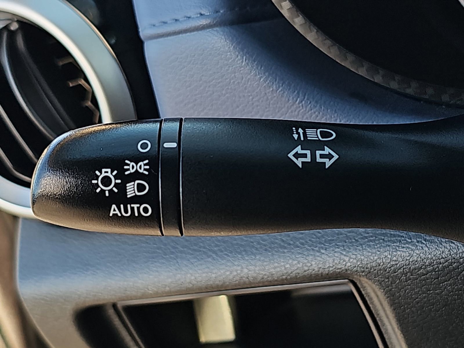 Used 2023 Nissan Versa SV image 25