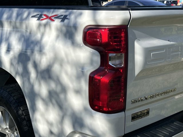 Used 2023 Chevrolet Silverado 1500 Custom AWD/4WD image 9