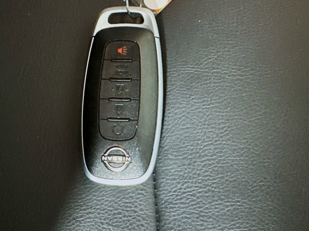 Used 2024 Nissan Sentra SR w/ SR Premium Package FWD image 36