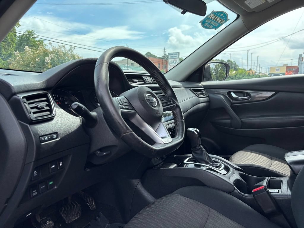 Used 2018 Nissan Rogue SV AWD/4WD image 18
