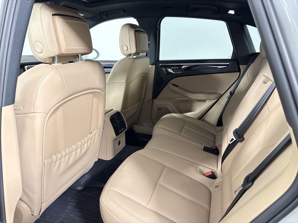 New 2026 Porsche Macan AWD/4WD image 26