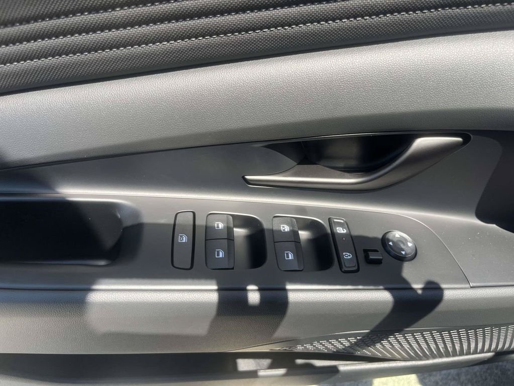 New 2026 Hyundai Elantra SEL Sport FWD image 15