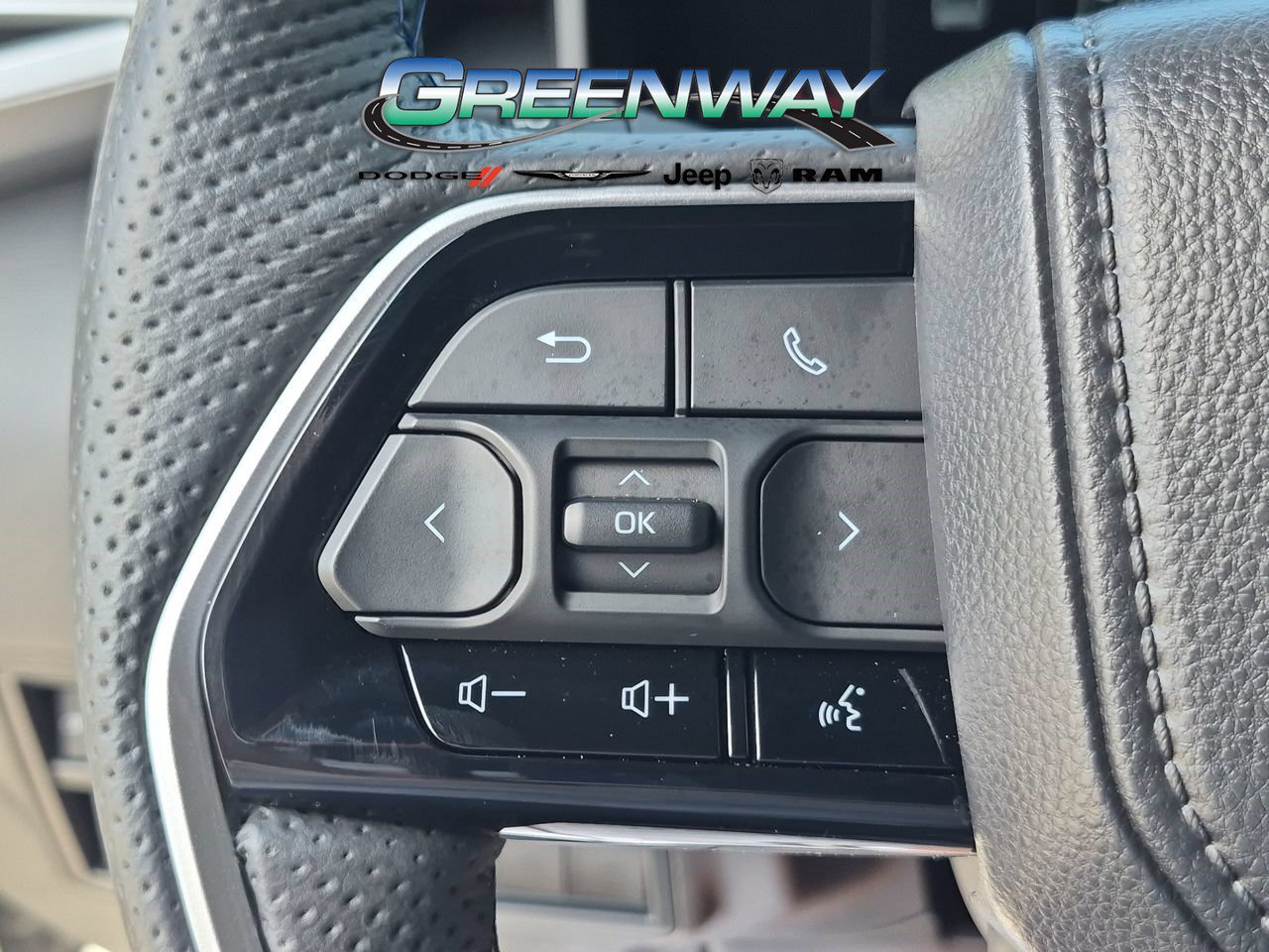 Used 2025 Toyota Tundra Platinum AWD/4WD image 22