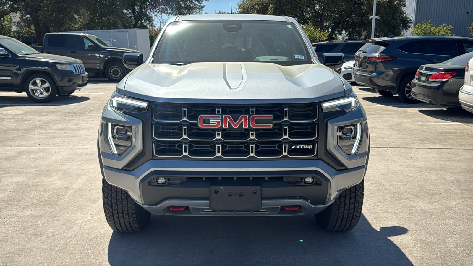 Used 2025 GMC Canyon AT4 image 2