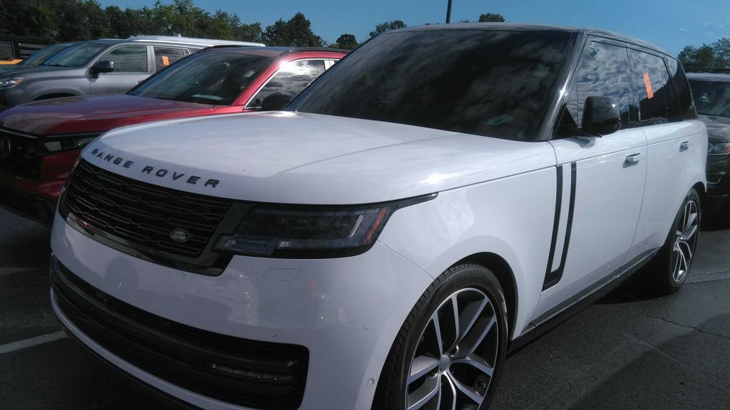 Used 2024 Land Rover Range Rover Autobiography image 2