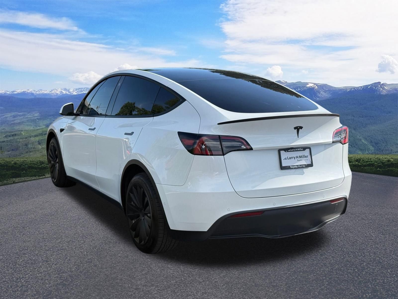 Used 2022 Tesla Model Y Long Range AWD/4WD image 3