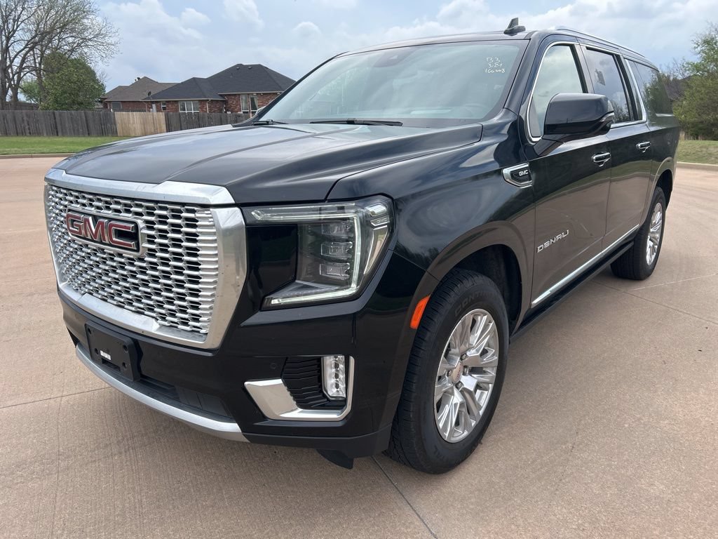Used 2024 GMC Yukon XL Denali AWD/4WD image 1