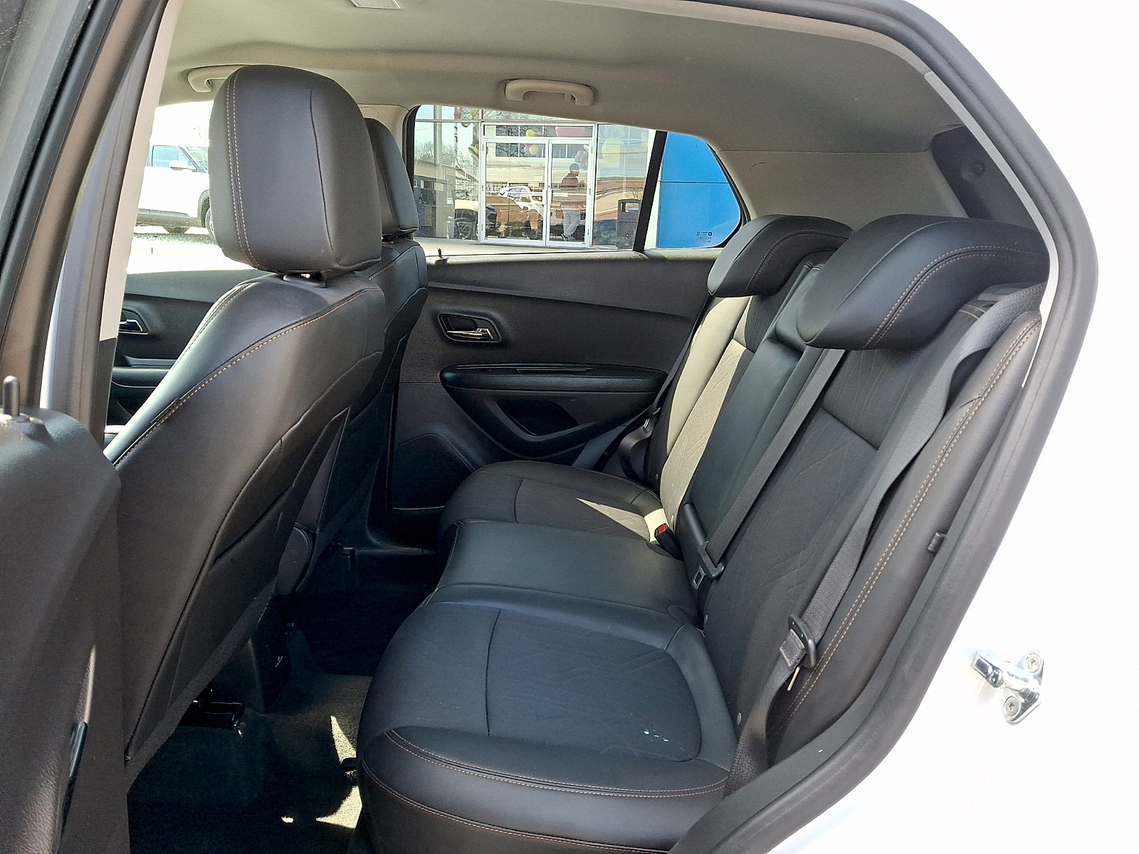 Used 2022 Chevrolet Trax LT w/ Sport Edition image 11