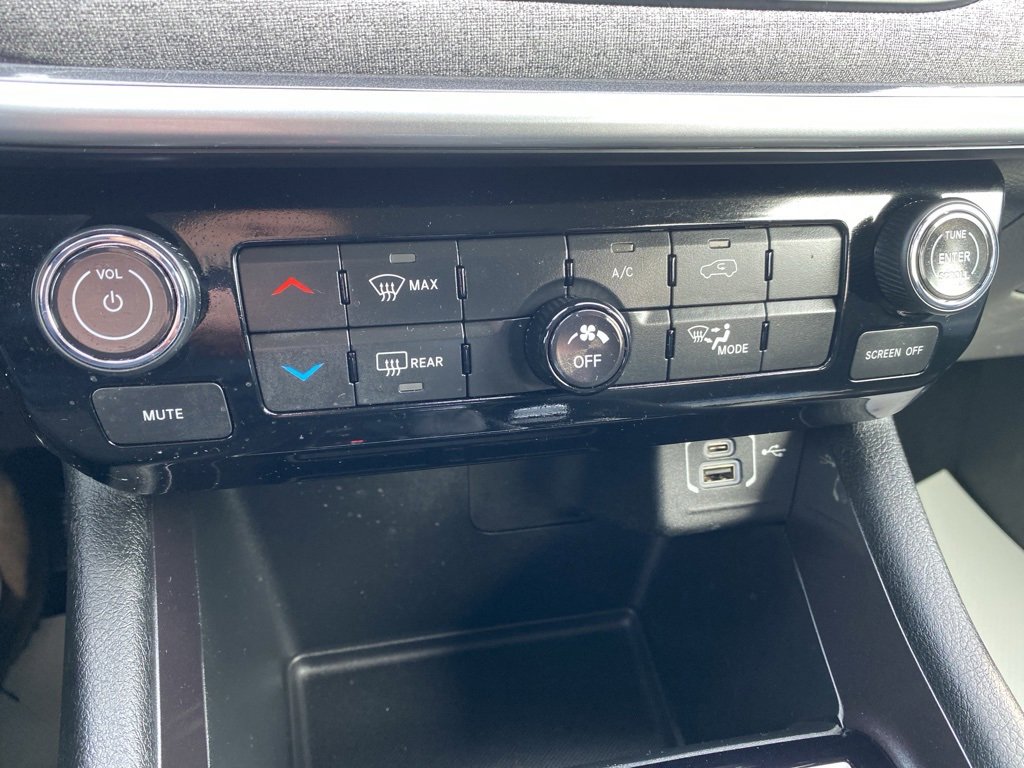 Used 2022 Jeep Compass Latitude image 35