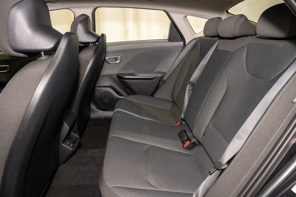 New 2025 Kia K4 LXS image 15