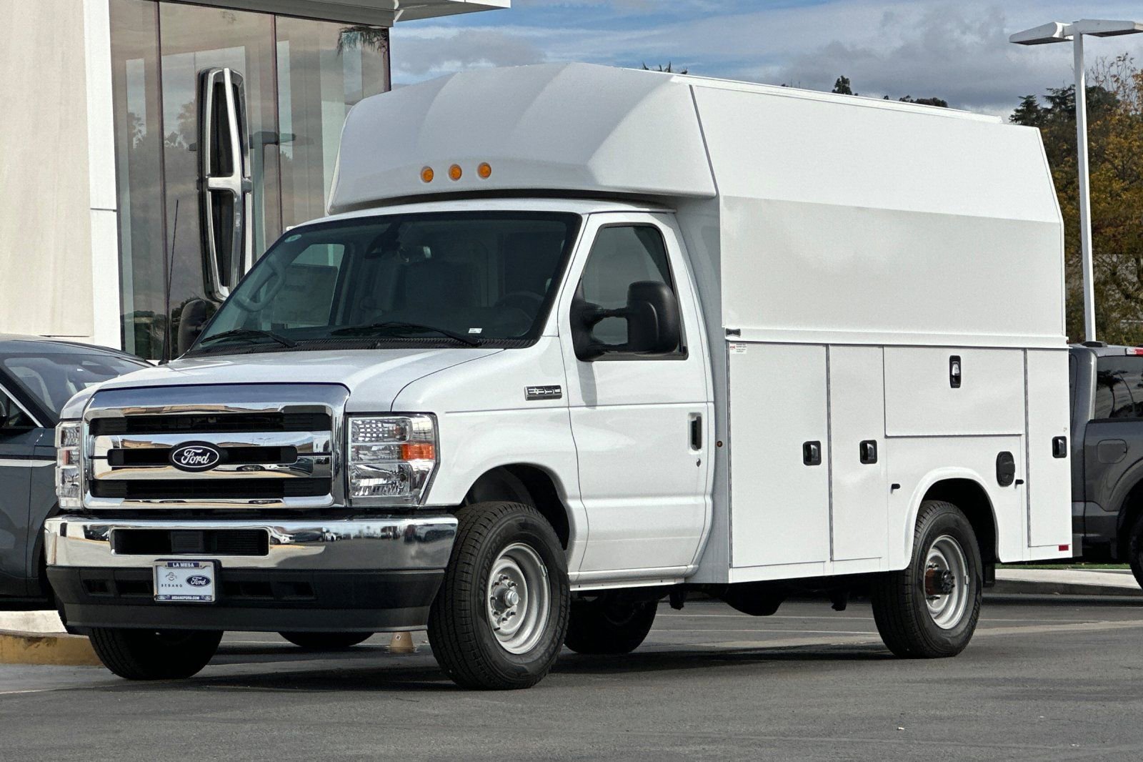 New 2026 Ford E-350 and Econoline 350 Super Duty w/ Power Equipment Group RWD image 7