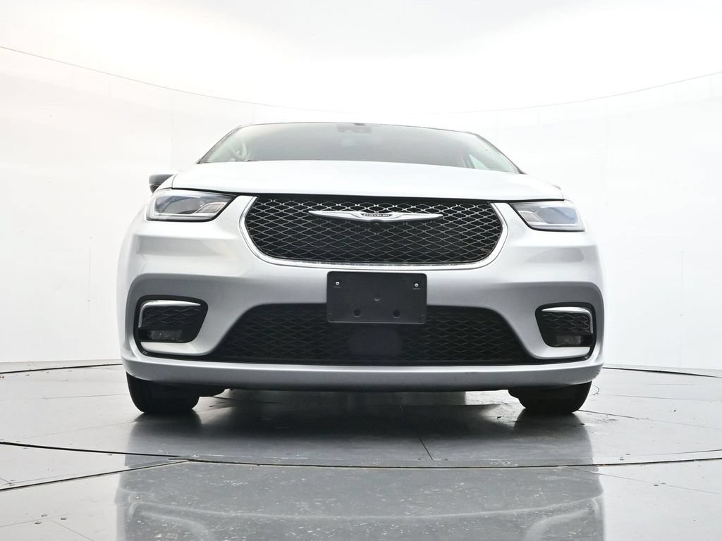 Used 2023 Chrysler Pacifica Touring-L FWD image 27