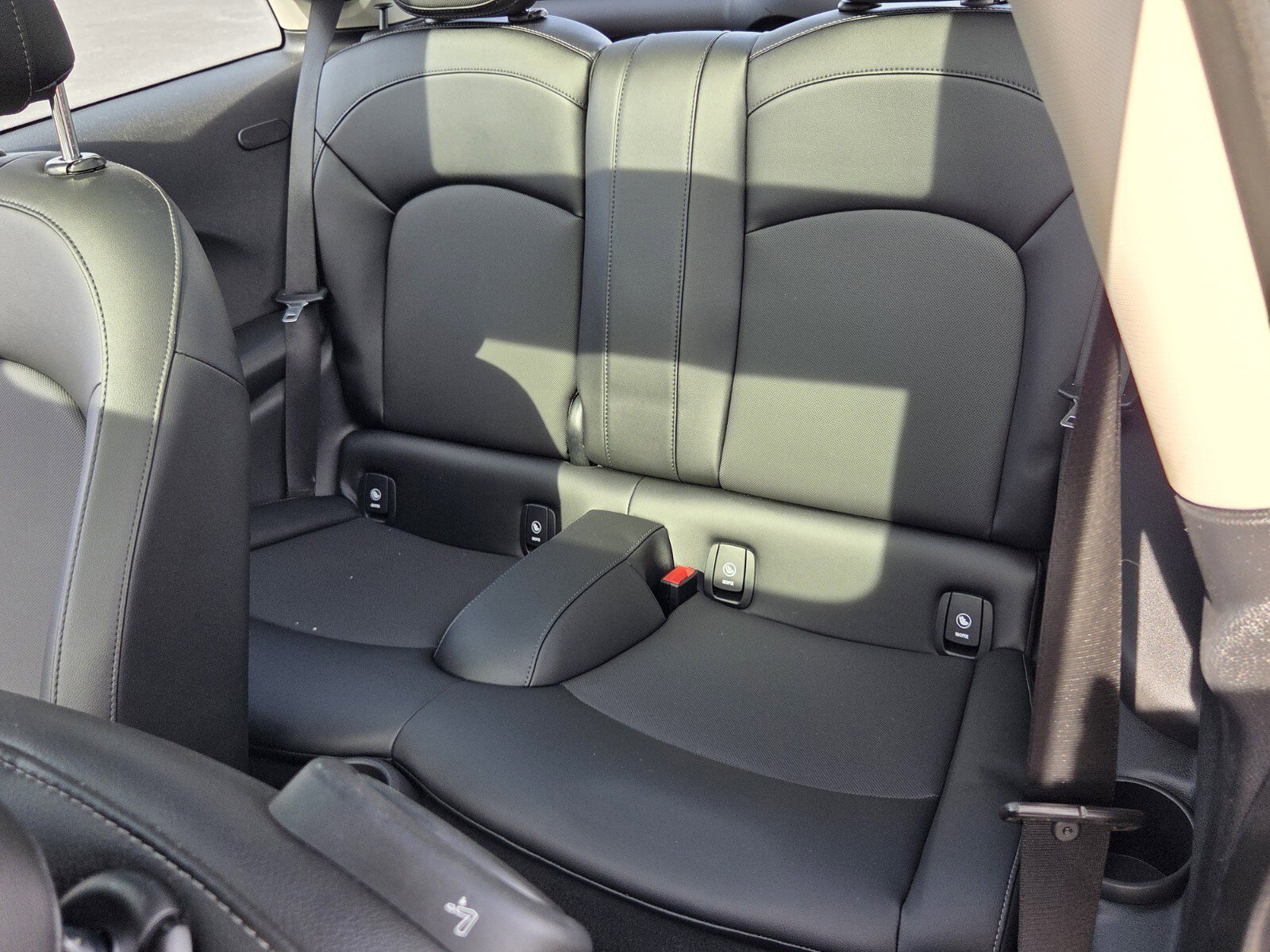 Used 2018 MINI Cooper 2-Door Hardtop FWD image 11