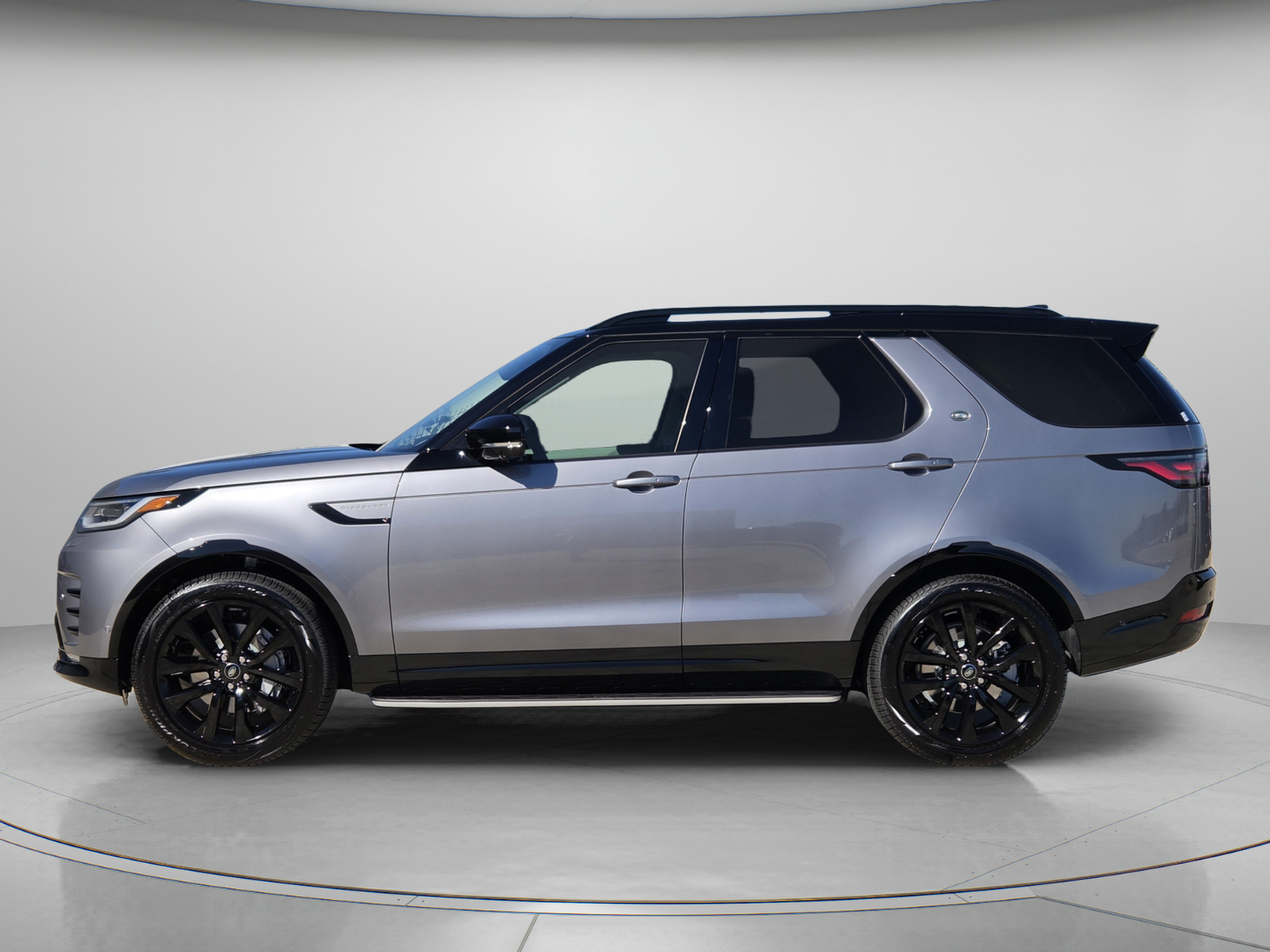 New 2026 Land Rover Discovery Dynamic SE AWD/4WD image 2