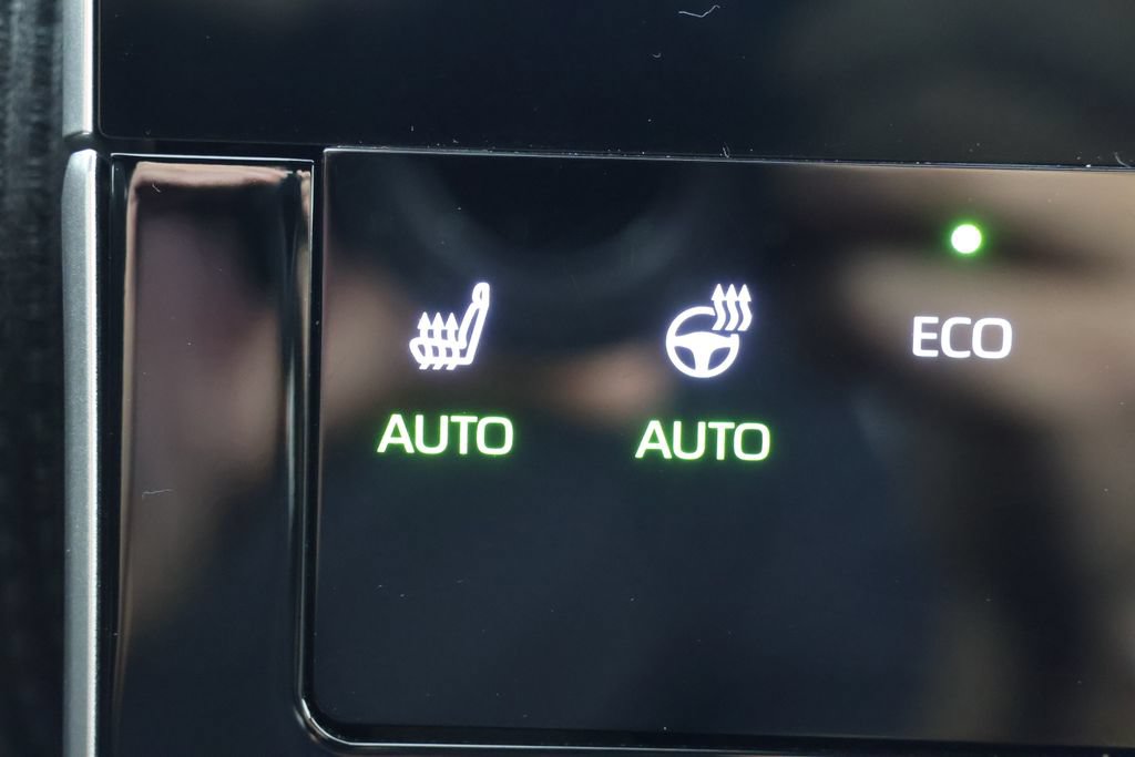 Used 2025 Toyota bZ4X FWD w/ Weather Package image 15