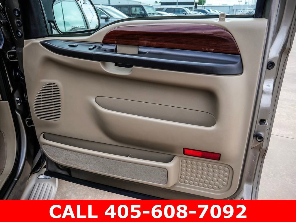 Used 2005 Ford Excursion Limited RWD image 18