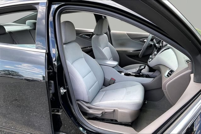 Used 2023 Chevrolet Malibu LS FWD image 19