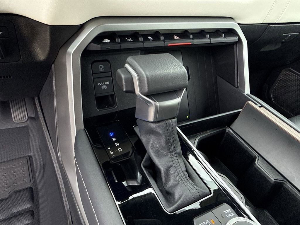 Used 2025 Toyota Sequoia Capstone image 20