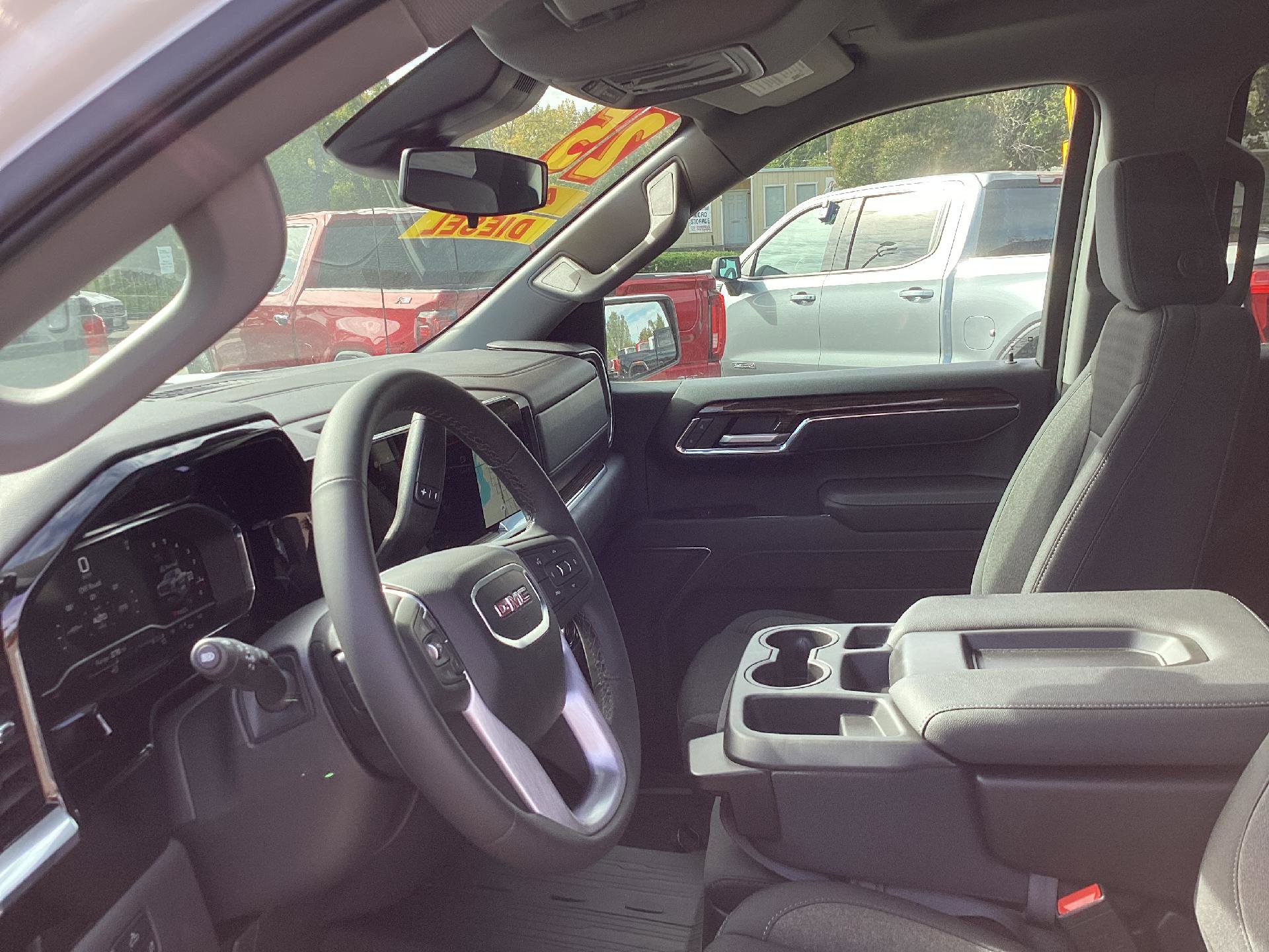 New 2025 GMC Sierra 1500 Elevation image 11