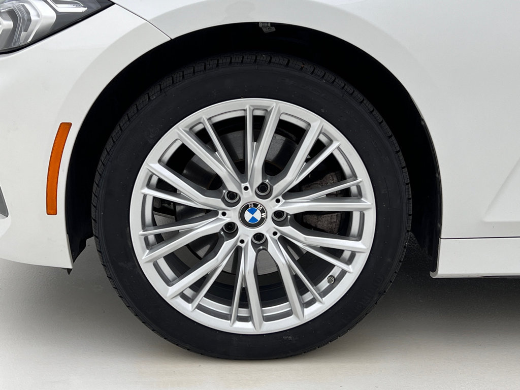 Used 2023 BMW 330i xDrive Sedan w/ Premium Package AWD/4WD image 26