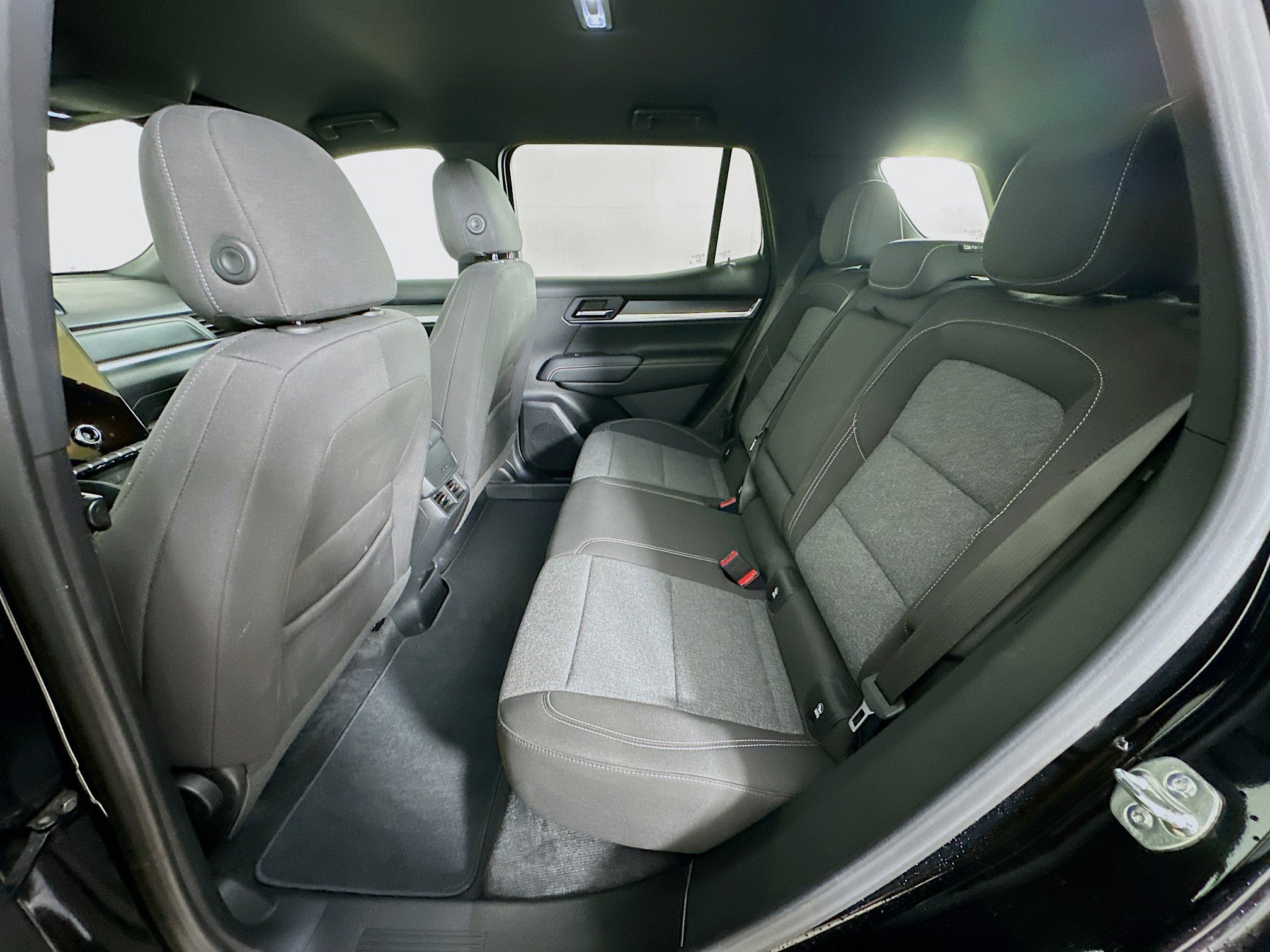 Used 2025 GMC Terrain Elevation image 27