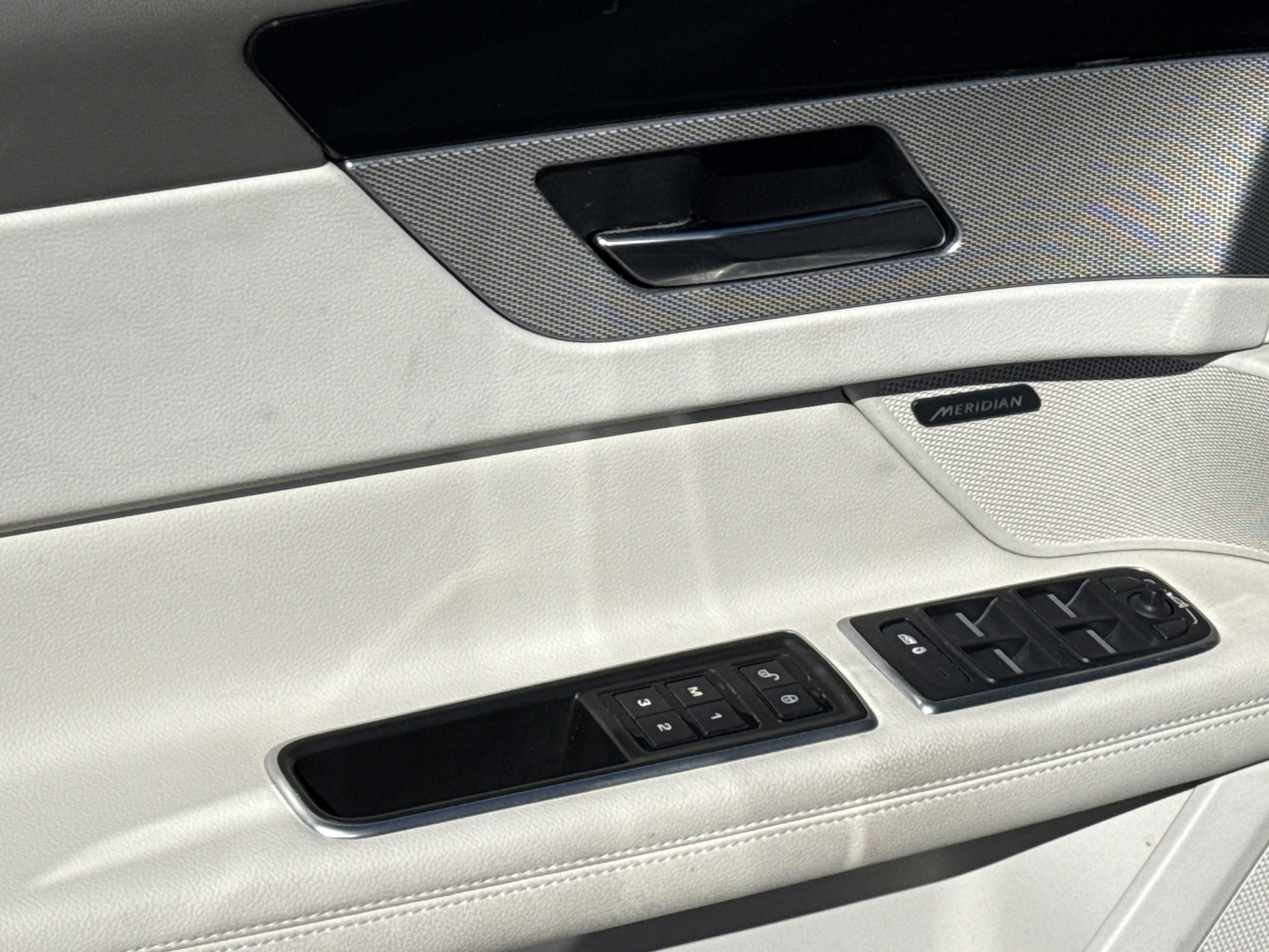 Used 2020 Jaguar XF Prestige image 15