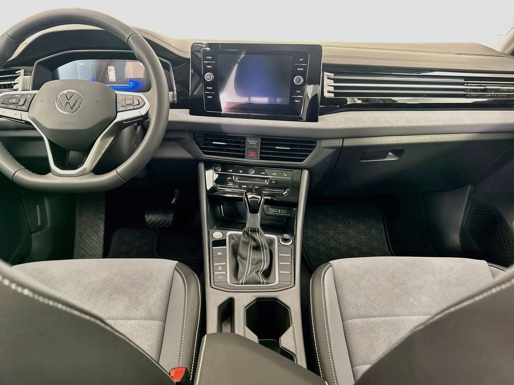 New 2027 Volkswagen Jetta SE FWD image 13