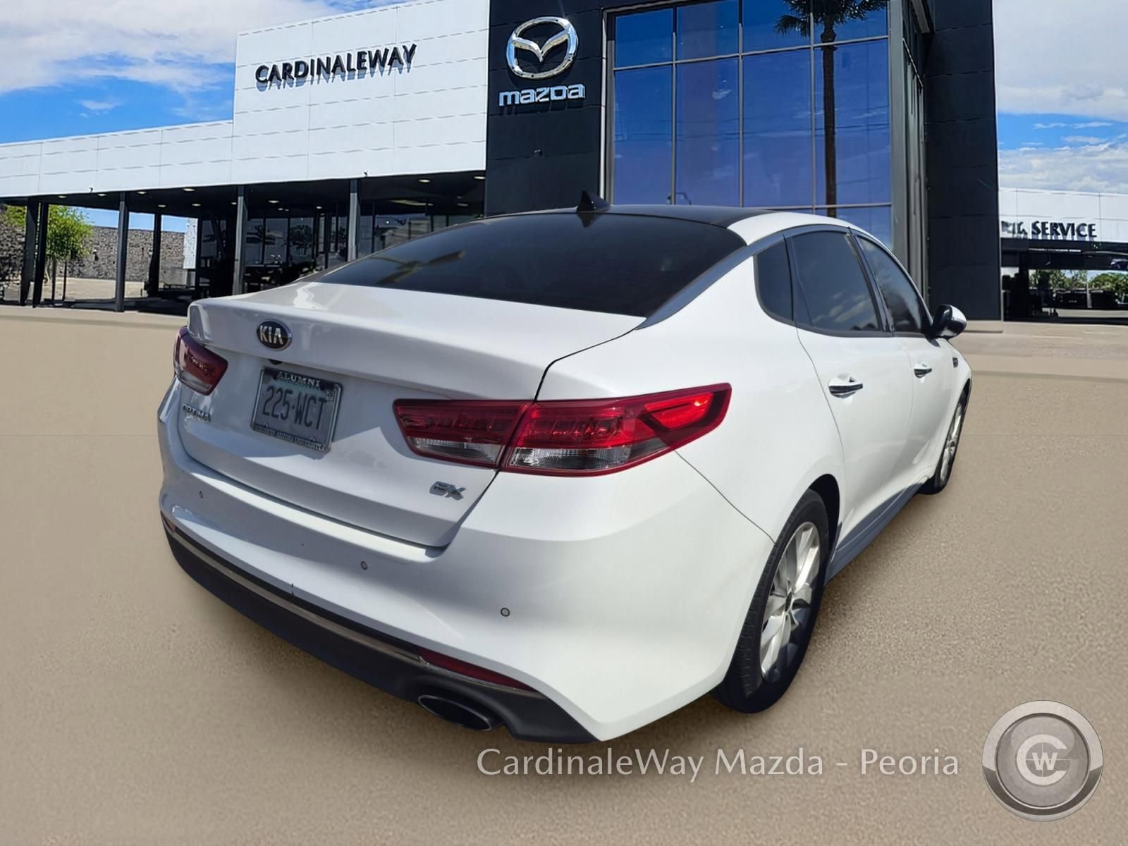 Used 2018 Kia Optima EX w/ Technology Package FWD image 4
